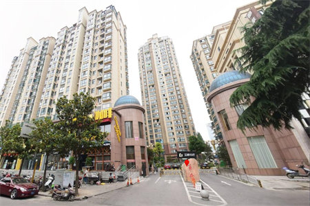 城第三实小斜对过3室2厅1卫140㎡